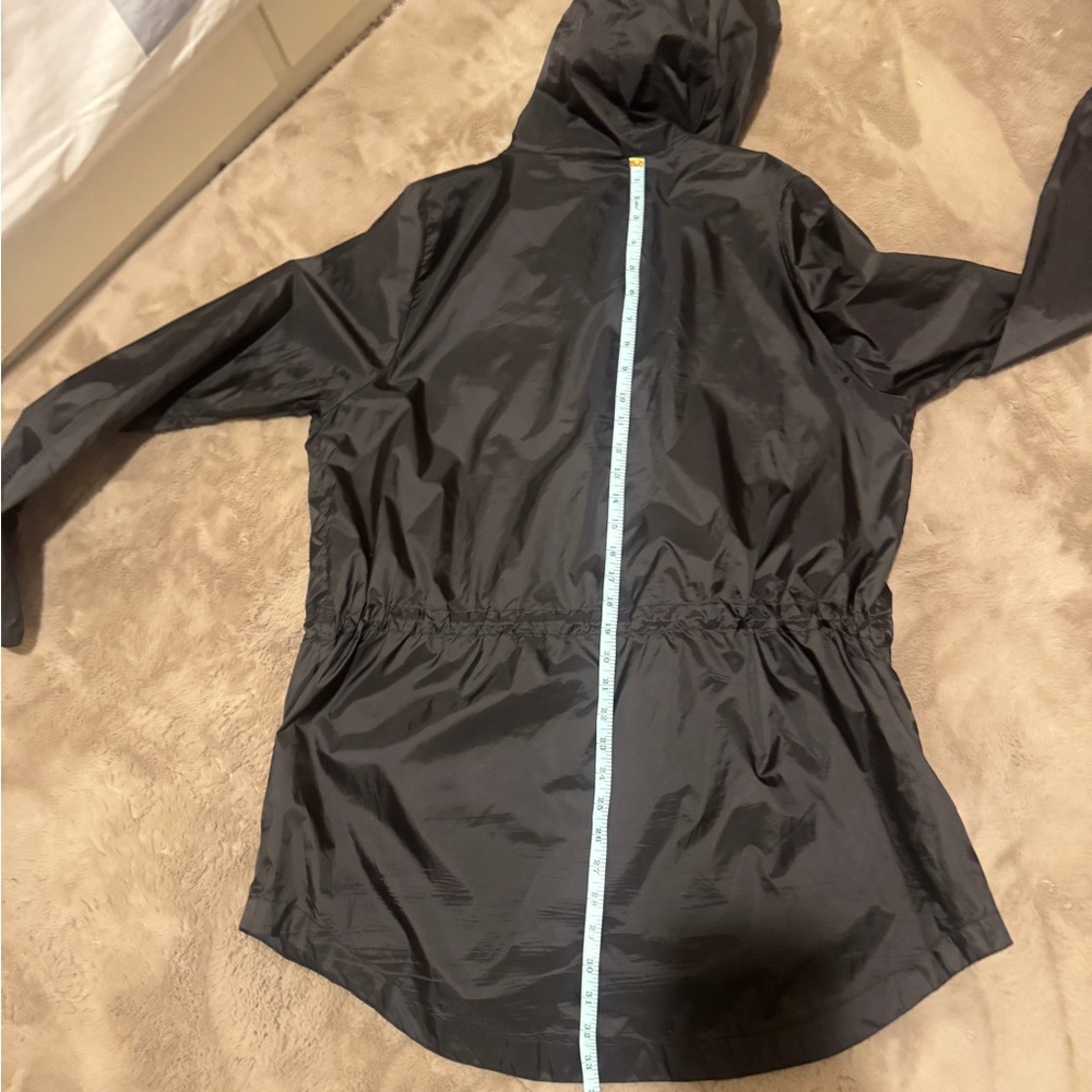 New Balance Black Utility Jacket with Hood and Water-Resistant Fabric - Picture 11 of 14